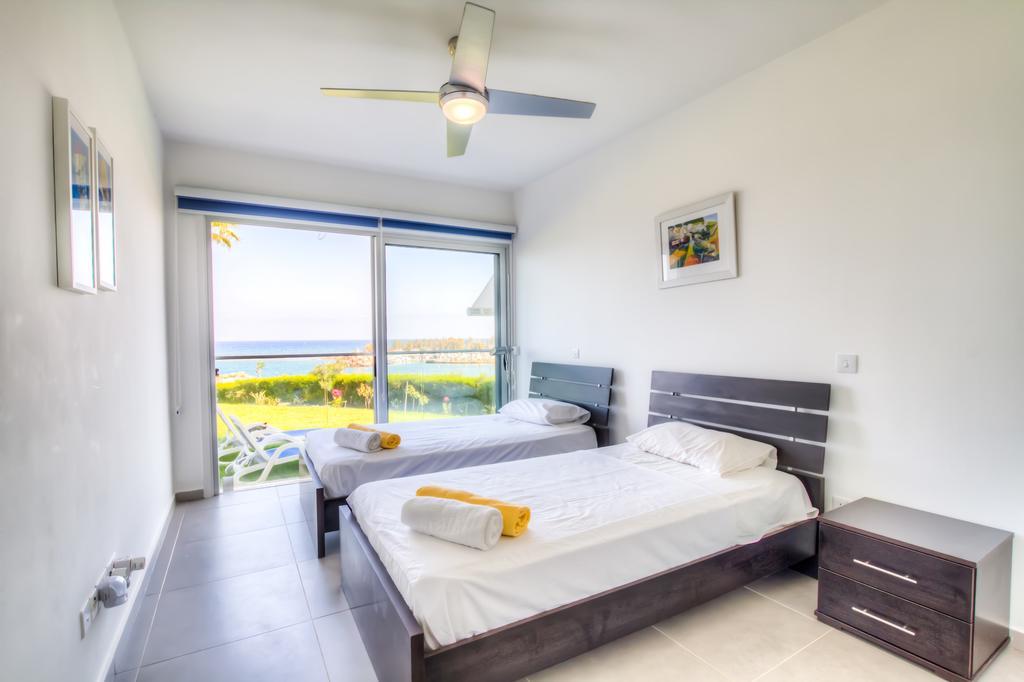 Beachfront Trident Protaras Exterior foto